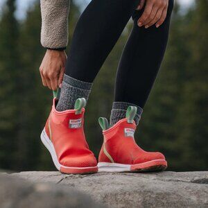 NEW XTRATUF Sports Deck rain Boots in coral for women 1125 7t3